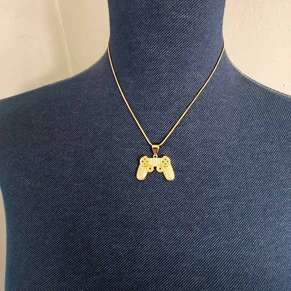 Game Controller Pendant with Chain Necklace Gold Plated Steel - Picture 7 of 9